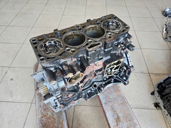 фото №8, Двигун блок управління (оригінал) вал піддон низ vw passat b6 cc golf vi audi a3 8p 2.0 tdi cba
