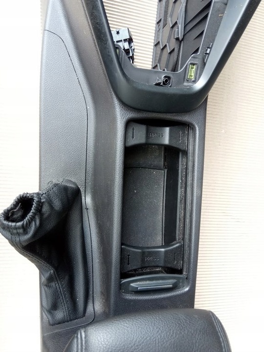 фото №5, Ford focus mk3 рестайлинг 15-18- туннель подлокотник kpl.