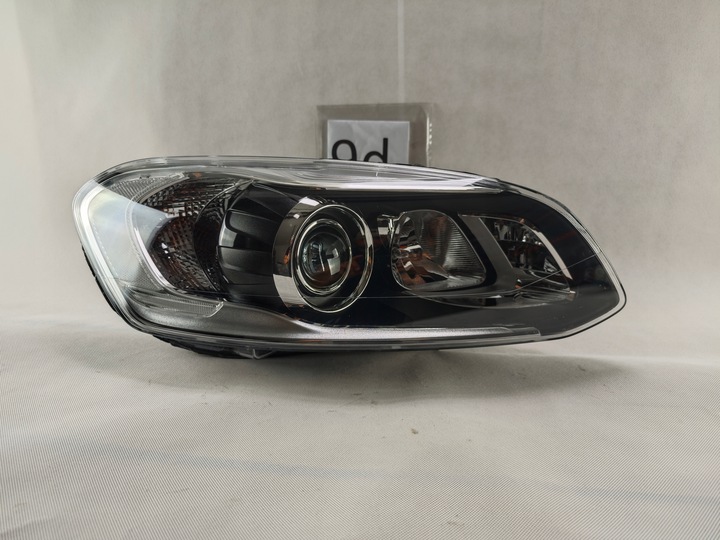 фото №1, Volvo xc60 рестайлинг ксенон led правый фара лампа правая 31698809
