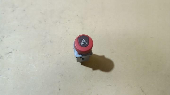 фото №1, Citroen berlingo peugeot renault переключатель аварийных