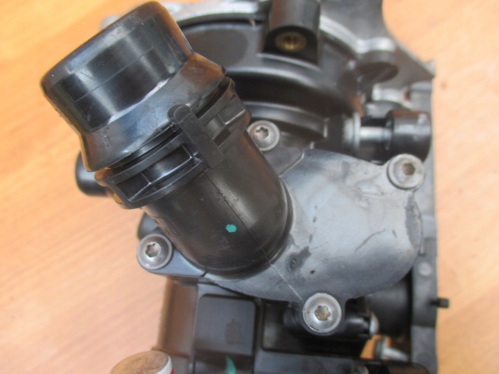 фото №12, Vw audi seat skoda 1.8 2.0 tfsi штуцер коліно корпуси термостата