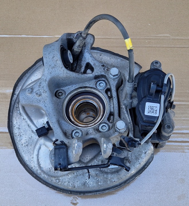 фото №1, Поворотный кулак диск ступица суппорт 80a505460b 4k0505432c 4k0406s audi a6 c8 зад