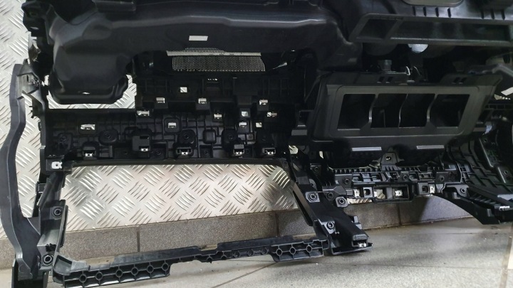фото №12, Skoda superb iv 4 торпедо роздавальна консоль капот 3p1857091 нова 23-