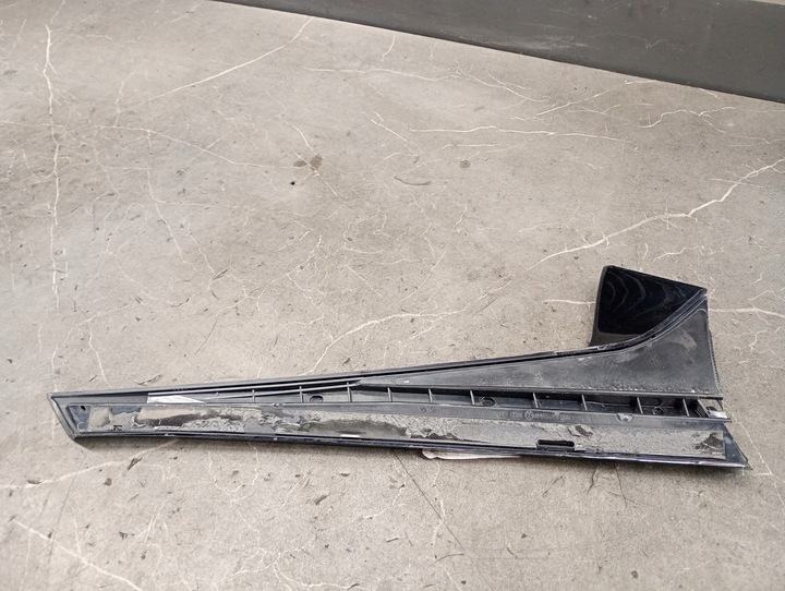 фото №9, 5h9827939b спойлер спойлер крышки правые vw golf viii