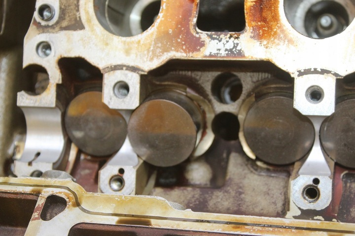 фото №6, Головка audi a4 b6 b7 vw passat b5 2.0 b alt 06b103373am 06b103127p