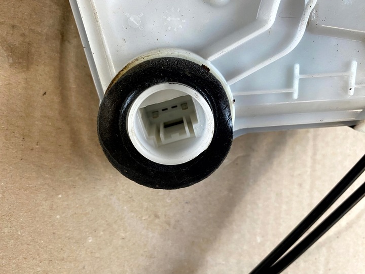 фото №7, Замок дверь правые перед трос замка тяга toyota hilux viii 15-