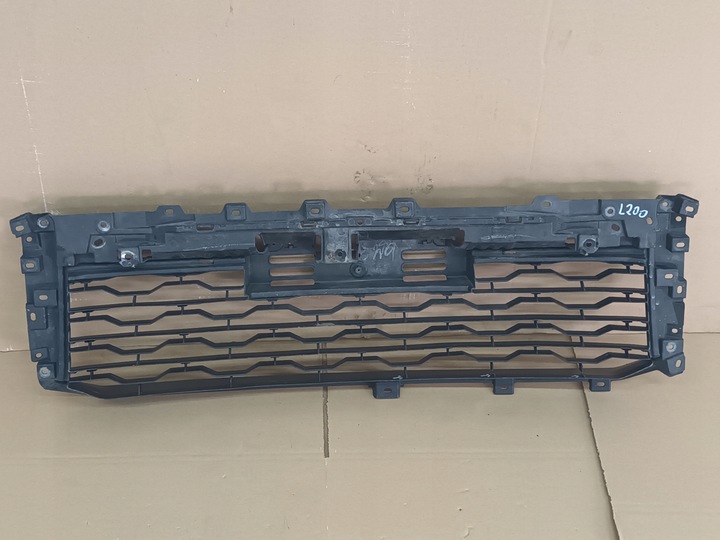 фото №7, Решётка передняя mitsubishi l200 средняя перед