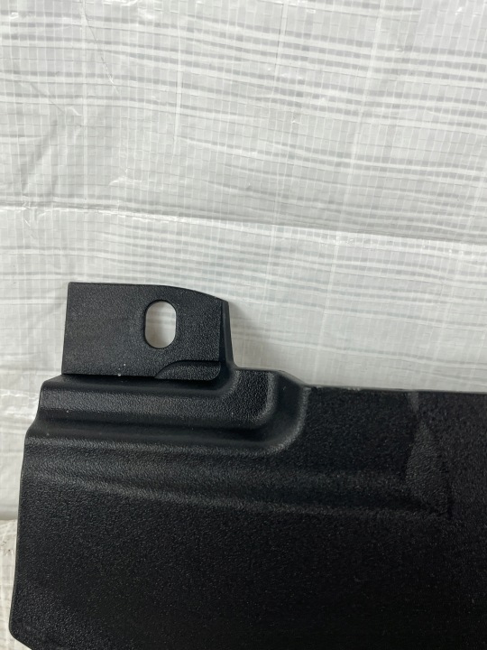 фото №8, Audi a5 b10 защита усилитель ремня передней перед 8b3807081