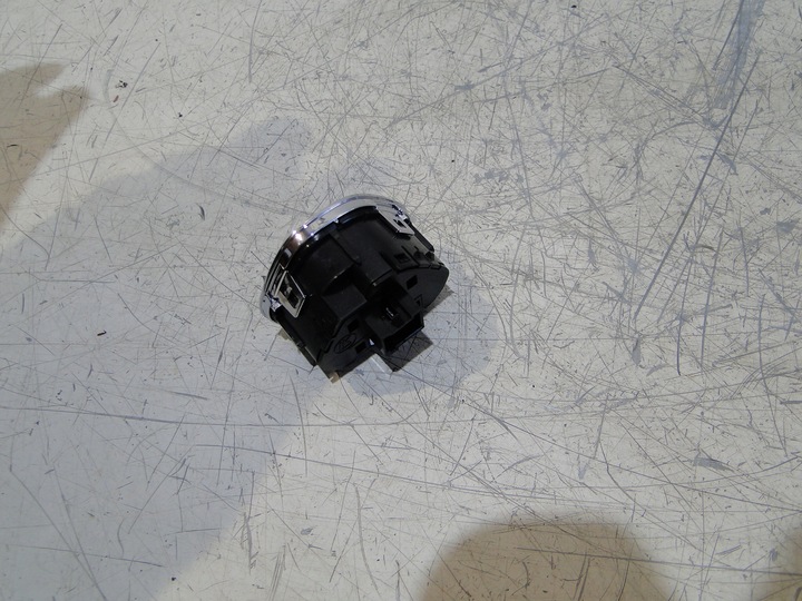фото №5, Opel adam кнопка świteł аварійних 13363976