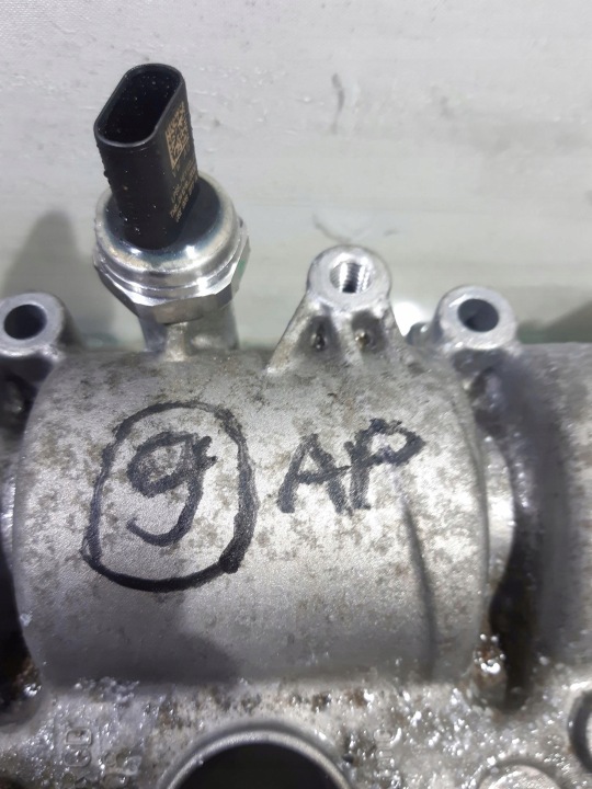 фото №10, Кришка клапанів вали 04c103475q vw audi 1.0tsi