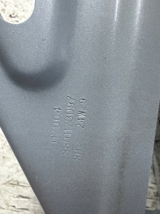 фото №7, Volvo ex30- кронштейн кріплення балка ременя перед