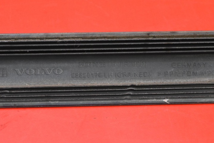 фото №9, Молдинг двери левые зад 466-46 39987038 volvo v50 03-11
