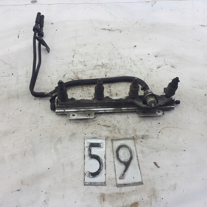 фото №1, Volvo v40 1.8 планка впрыскивающий з wtryskami