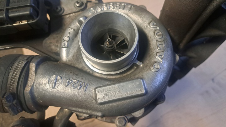 фото №3, Volvo xc60 i v70 iii s80 ii xc70 ii v50 2.4 d5 185km турбина регулятор kpl.