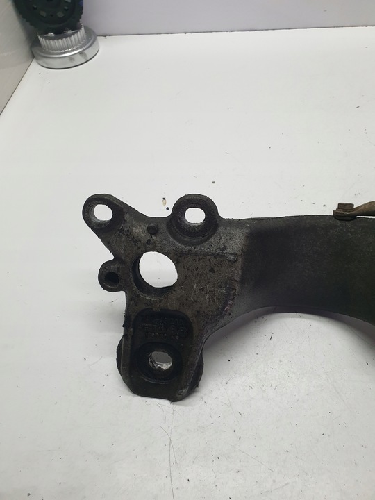 фото №9, Лапи крепление поддержка балка pod коробки audi a4 b6 8e0399263ab