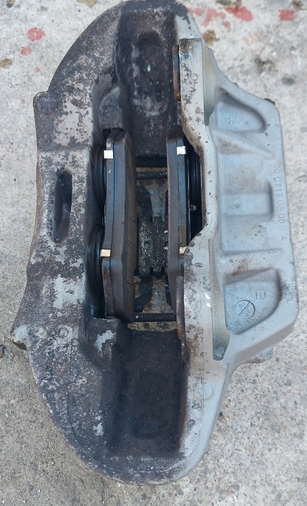 фото №8, Audi q5 80a супорт перед затискачі brembo передні праве ліве комплект 338mm