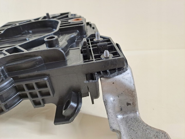 фото №10, Основа кронштейн акумулятора 1.0 tce dacia logan iii 3 sandero 21r