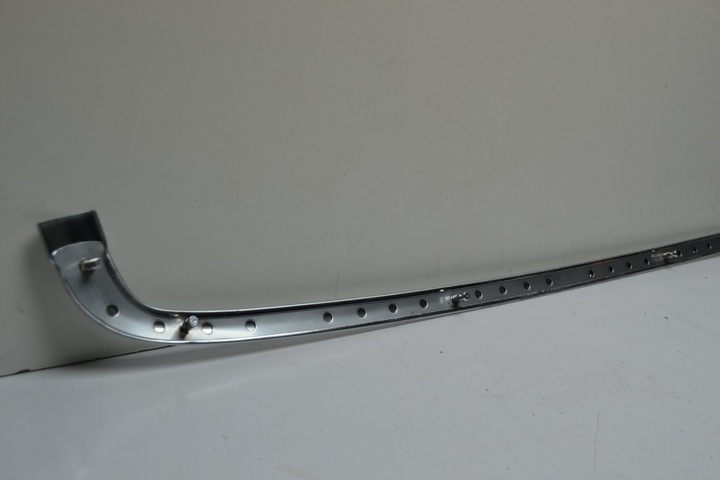 фото №6, Mercedes w124 планка хром бампера зад левая