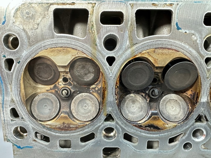 фото №15, Bmw f39 f45 f48 mini cooper f54 f55 f56 2.0 головка комплектная валы 8636519