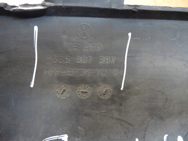 фото №5, Passat b6 2.0tdi 05' заглушка бампера фаркоп 3c5807397