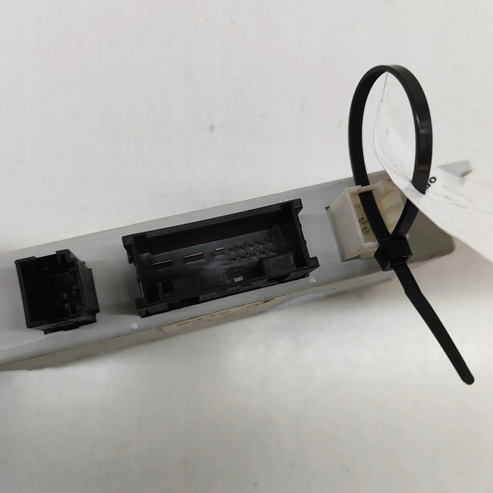 фото №6, Bmw 7 e65 e66 2003 модуль / реле підігріву сидінь