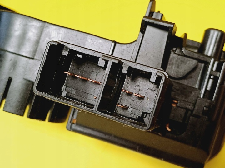 фото №9, Рулевой/подрулевой переключатель комбинированный citroen c1 17f001 nr645