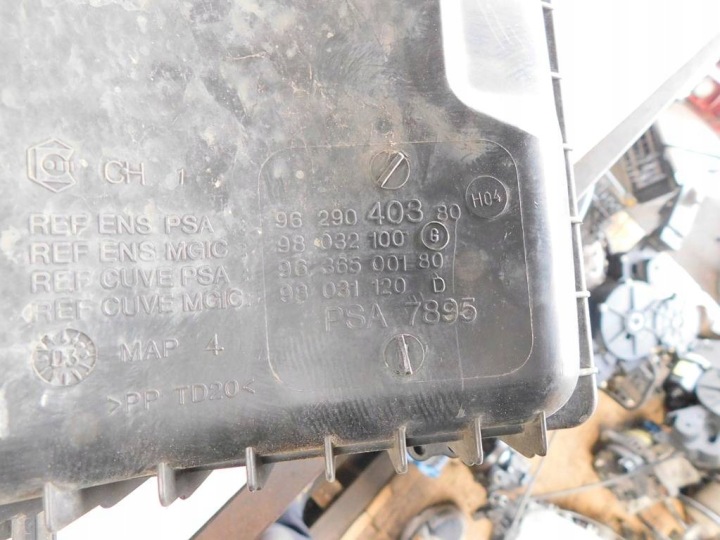 фото №9, Peugeot 807 c8 2.0hdi 03r корпус фільтра повітря