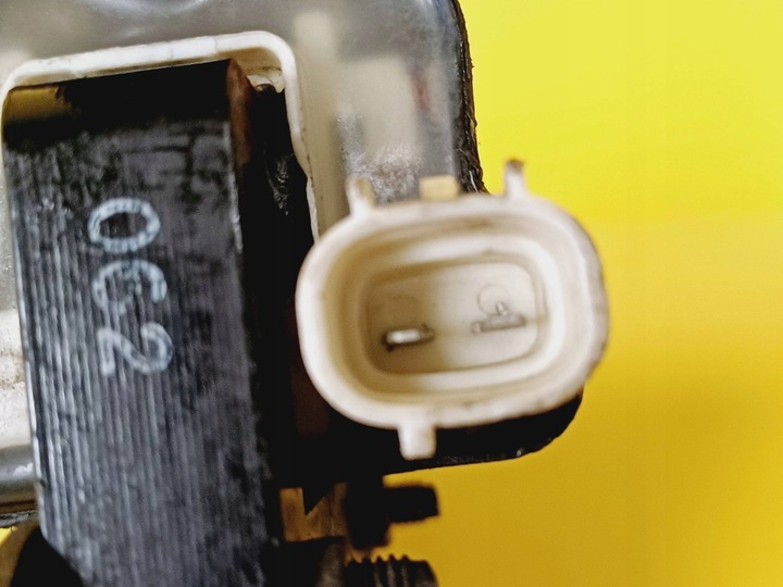 фото №5, Котушка запалювання mazda 323f b6s718100 nr824