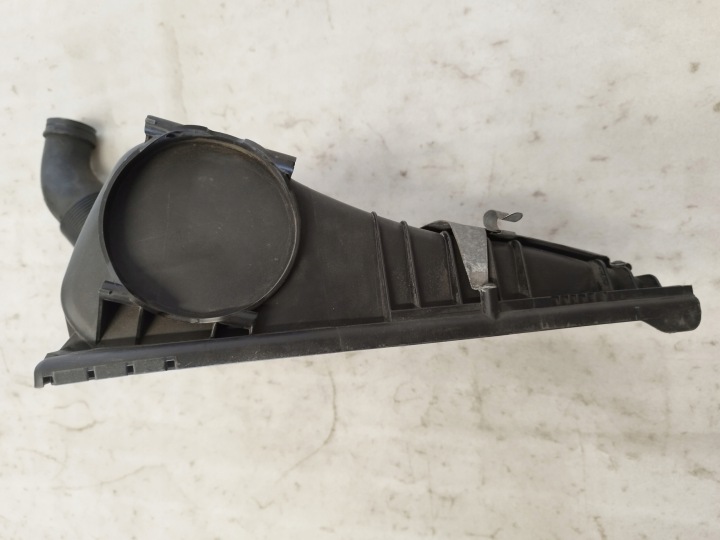 фото №11, Audi q7 4l uk кришка корпус фільтра повітря 7l6129601q