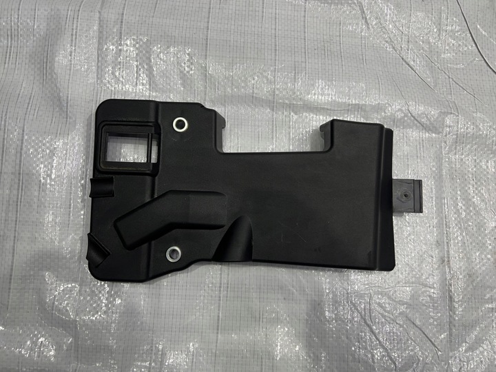 фото №1, Volvo xc60 ii b4 крышка акумулятора 31652061