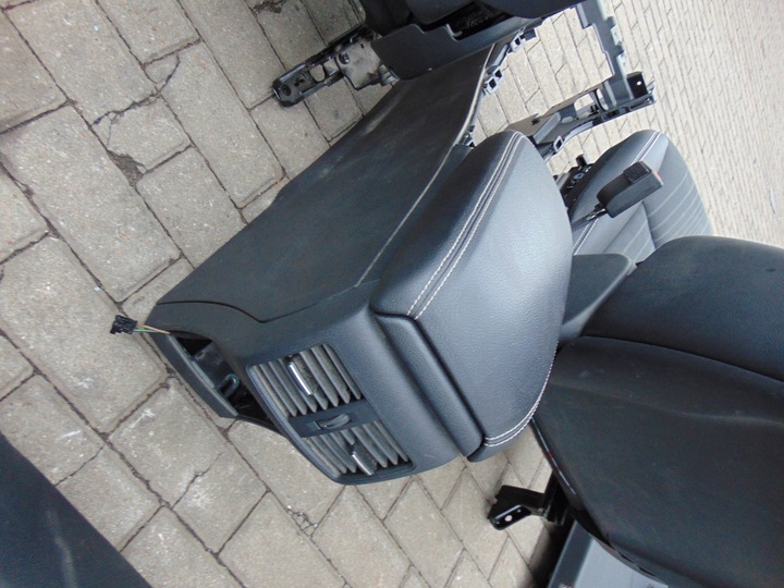 фото №7, Сиденья диван обшивки подлокотник комплект mercedes b класс w246 европа