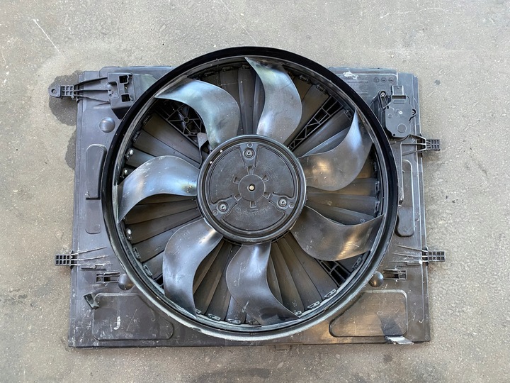 фото №1, Mercedes glc 253 2.0b вентилятор корпус радиатор