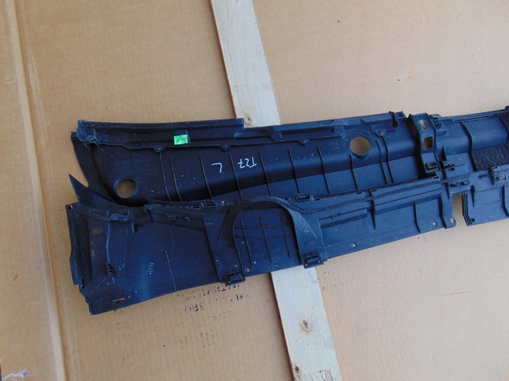 фото №9, Панель под лобовым стеклом пластиковый toyota avensis t27 55709-05090 55708-05120 европа