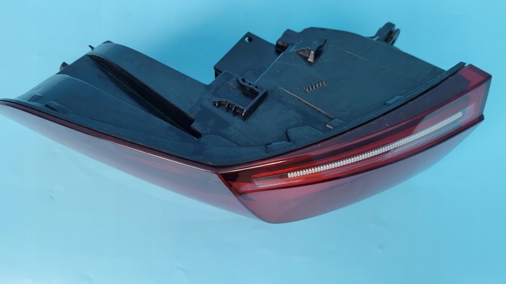 фото №11, Bmw 2' u06 218i active tourer 24r 1.5b фара led права зад w кришка багажника 8494358