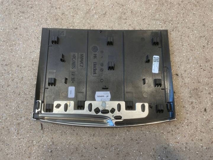 фото №12, Молдинг консоли средней перед bmw 5 g30 g31 g38 8071702