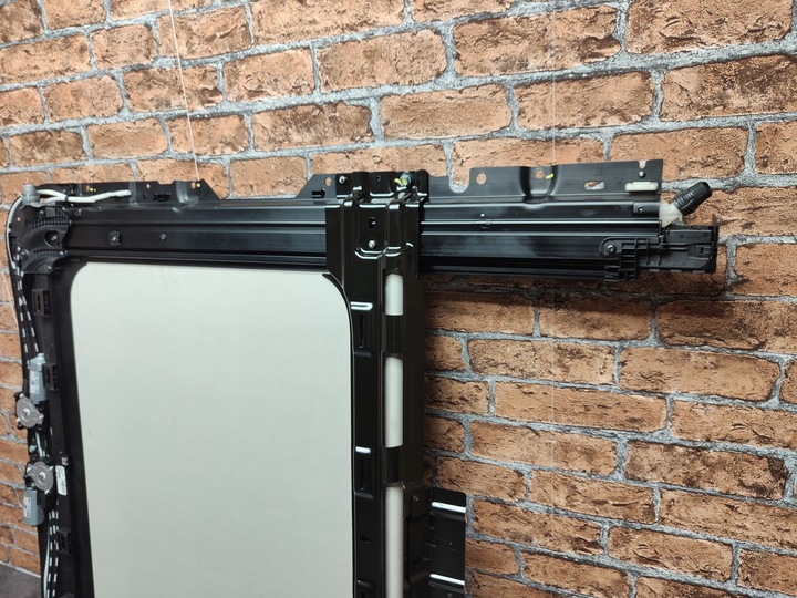 фото №13, Bmw g20 g20 lci g26 g42 люк дах зсувний скляний бежева стеля