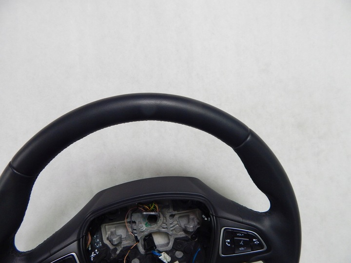 фото №5, Ford focus mk3 рестайлінг kuga ii рестайлінг c-max ii рестайлінг кермо з підігрівом круїз-контроль