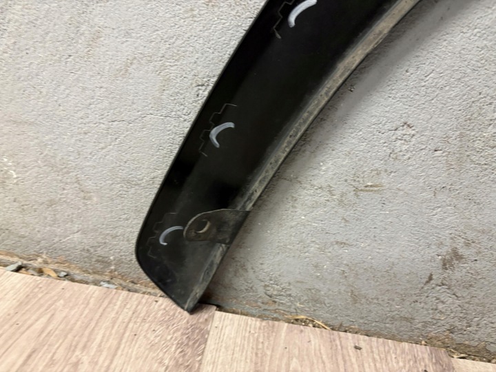 фото №8, Toyota rav4 v 18- молдинг накладка крила праве перед 75601-42160 rav4 v