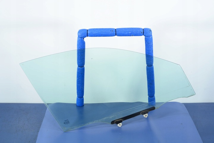 фото №1, Toyota avensis t22 стекло дверь перед правая