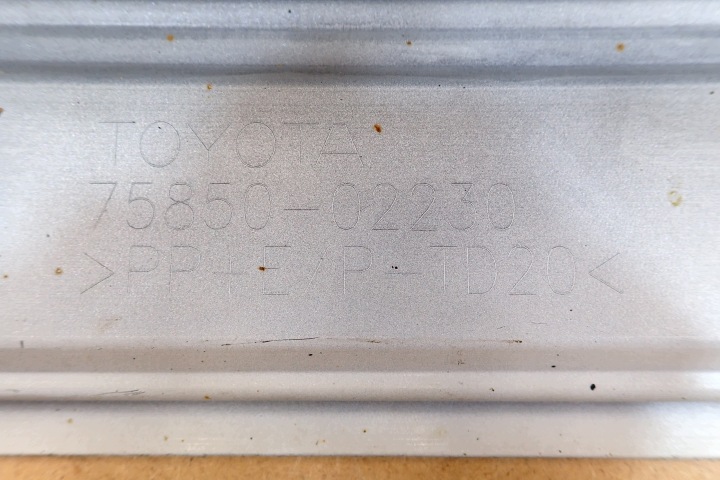 фото №14, Toyota corolla e21 sedan молдинг порогова накладка права 75850-02230 rh