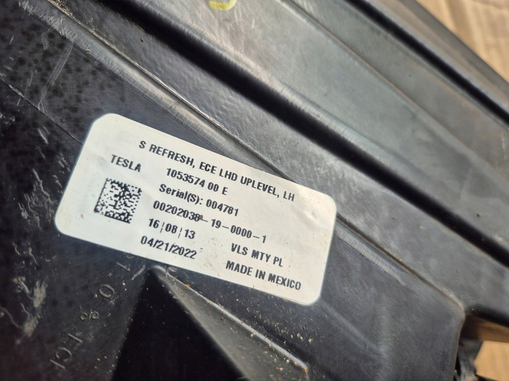 фото №9, Tesla модель s 12- перед сторона ліва лампа передня