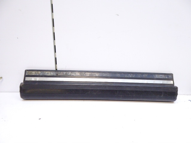 фото №1, C класс w202 93-01 защита накладка планка порога перед правая