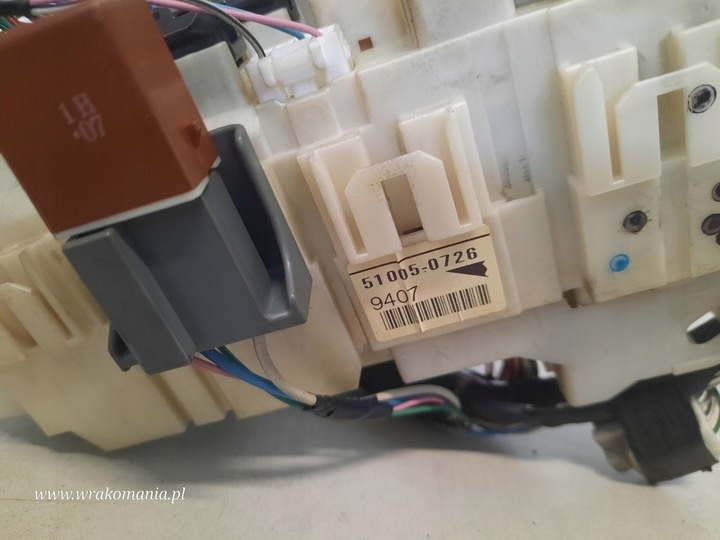 фото №6, Toyota yaris ii 2 коробка предохранителей 82730-52700 1kr-fe