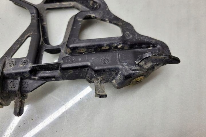 фото №7, Кріплення передньої правого крила bmw 7 f01, f02 7046351 3.0l дизель