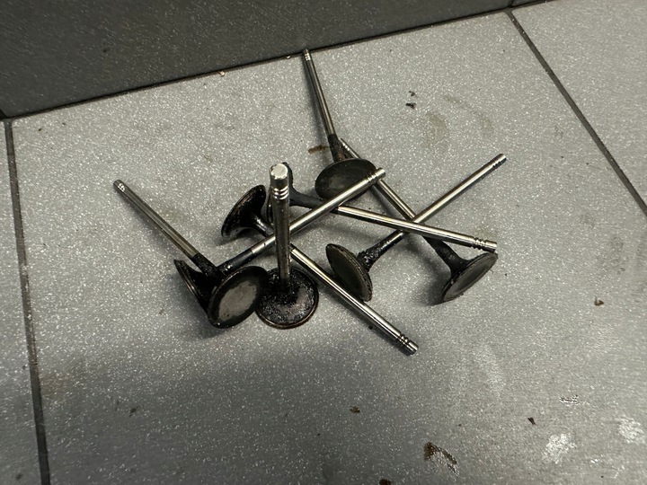 фото №13, Штовхач підніжка пружина клапанна головки bmw 3 318i g20 b48b20a 46tyś km