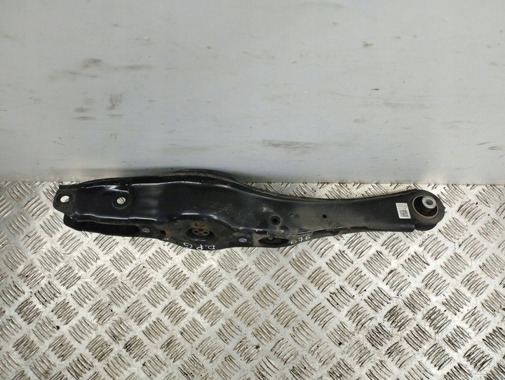 фото №8, Audi a3 8y 2021 правая сторона рычаг задний