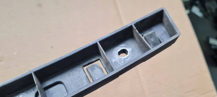 фото №11, Maserati quattroporte vi ковзун тримач кріплення бампера зад 670001618