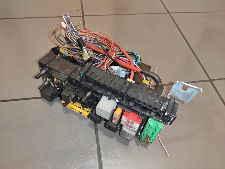 фото №1, Mercedes c-klasa w204 коробка предохранителей модуль sam a2049000902 bdb