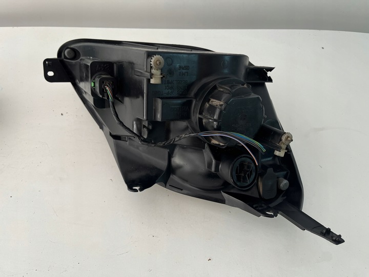 фото №12, Лампа фара перед праві лівий ford fiesta mk6 02-05r.