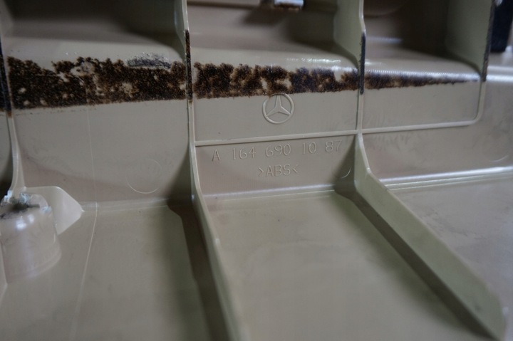 фото №7, Mercedes w164 x164 gl накладка ременя багажника планка зад 1646901087